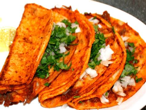  Tacos de Canasta? A Symphony of Steamy Flavors and Comfort Food Delight!